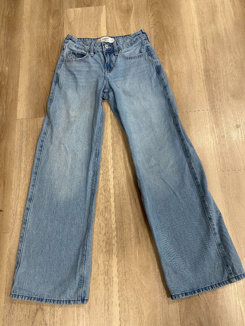 Hollister Low Rise Baggy Jeans Bow Embroidered Wide Leg Y2K 000R  + ⭐ FREE ITEM!